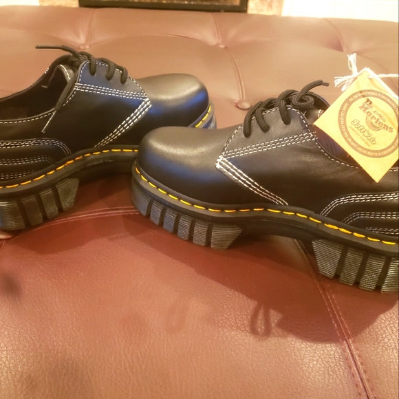 Dr. Martins AUDRICK WHITE STITCH LEATHER PLATFORM SHOES - Picture 7 of 9